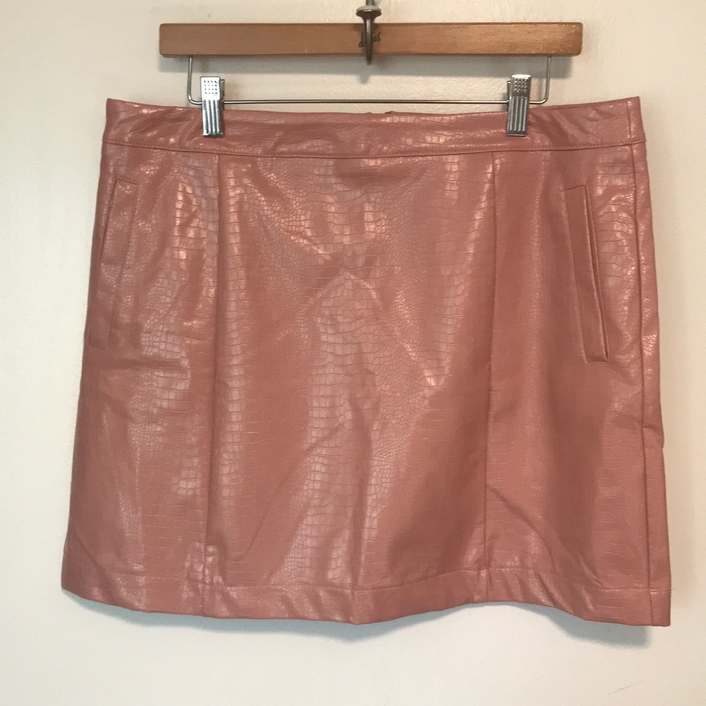 NEW‎ Mi ami Pink Faux Leather Skirt. XL